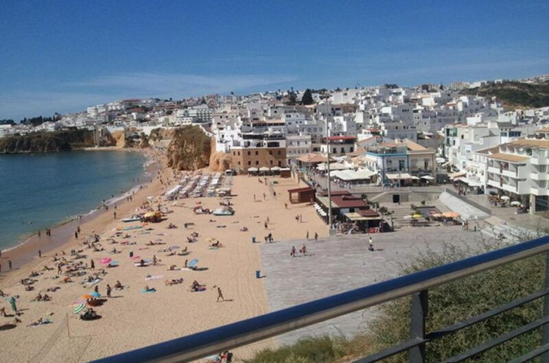 albufeira-beaches-old-town-and-salgados-lagoon-jeep-tour