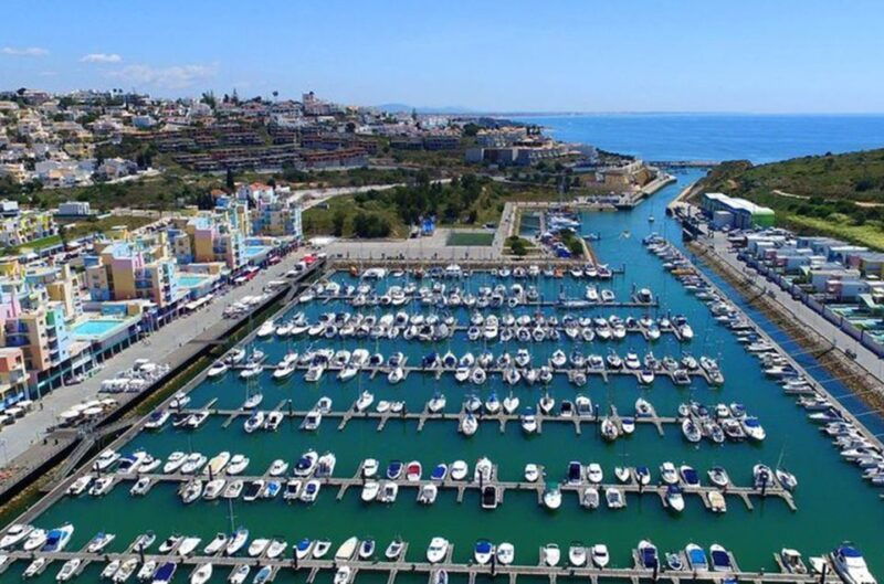albufeira-beaches-old-town-and-salgados-lagoon-jeep-tour