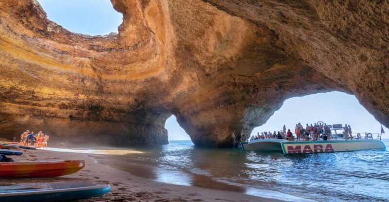 albufeira-caves-and-coastline-catamaran-cruise-to-benagil