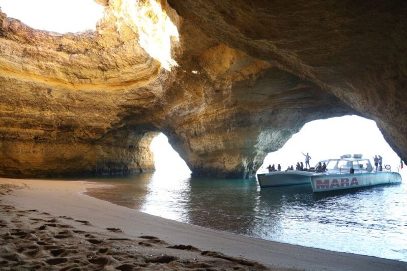 albufeira-caves-and-coastline-catamaran-cruise-to-benagil