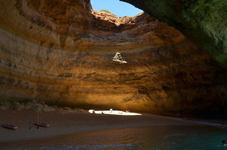 albufeira-dolphin-watching-and-benagil-cave-boat-cruise