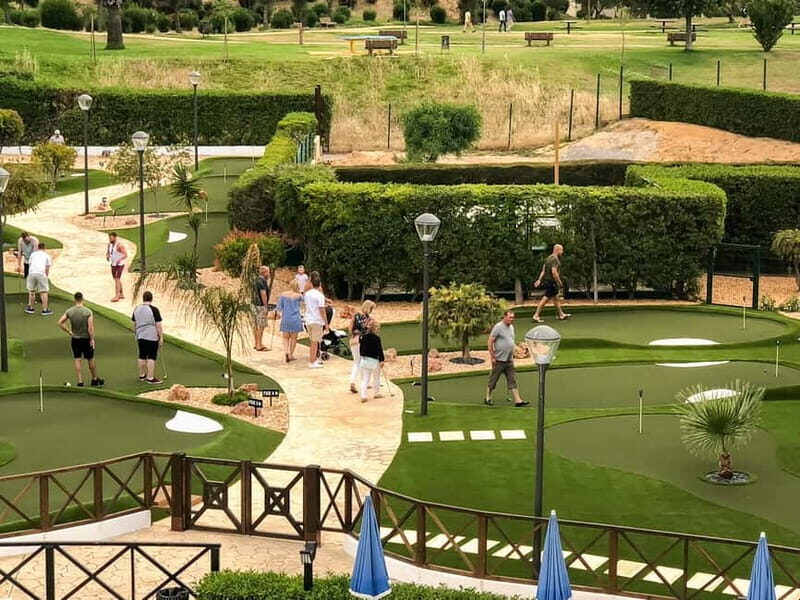 Albufeira: MiniGolf Adventure Park Entry Ticket - Who Is This MiniGolf Experience Best For?