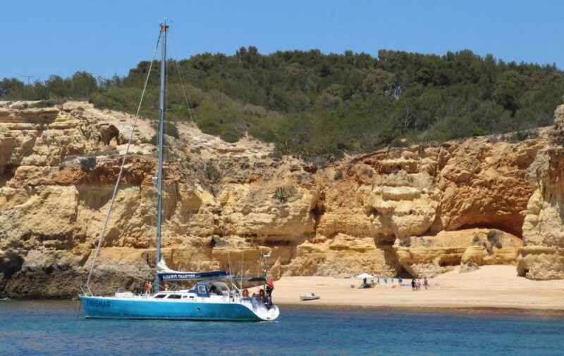 albufeira-sailing-boat-cruise-bbq-open-bar-on-the-beach