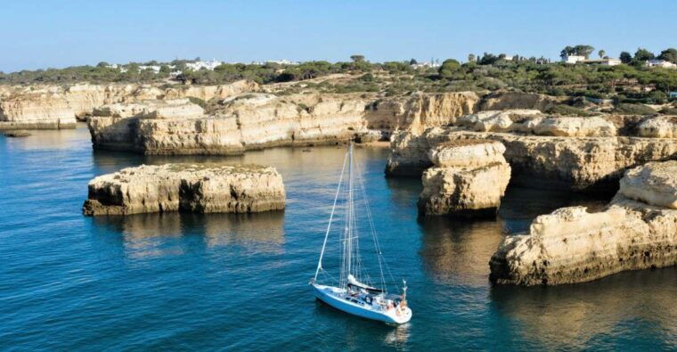albufeira-sailing-boat-cruise-bbq-open-bar-on-the-beach