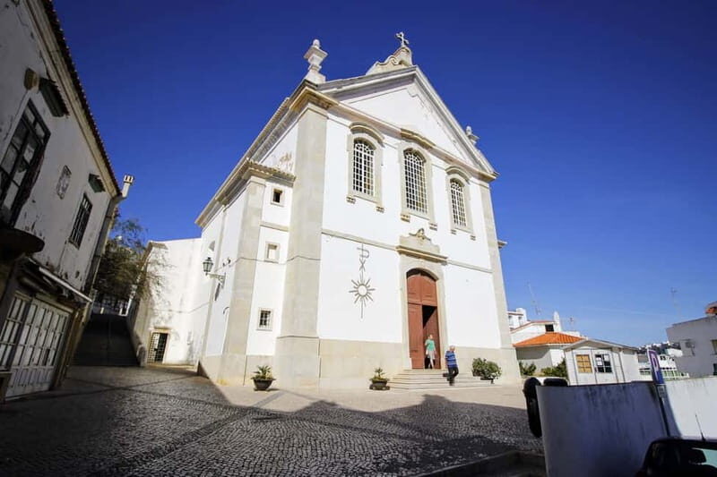 Albufeira: Tuk Tuk Ride with Old Town and Beaches - Who Is This Tour Best Suited For?