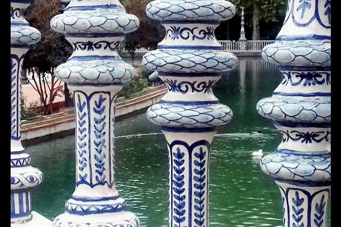 alcazar-cathedral-plaza-de-espana-and-maria-luisa-park-private-tour