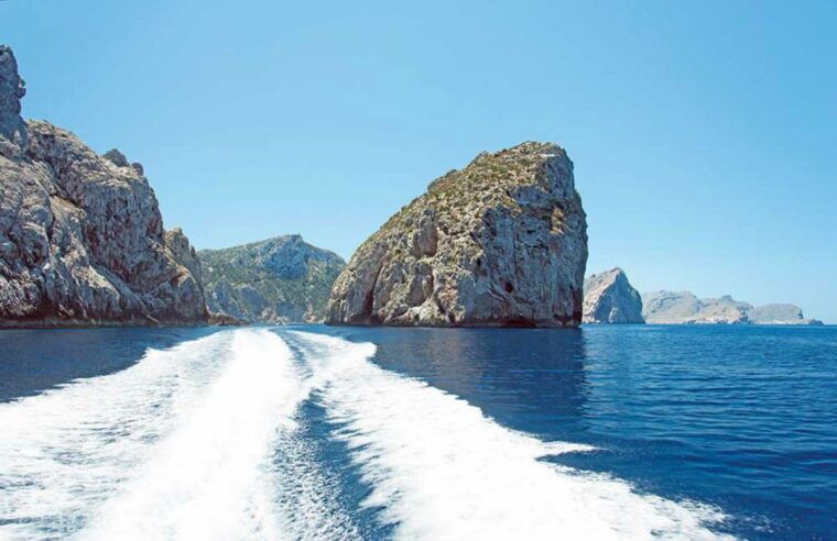alcudia-boat-trip-to-cap-de-formentor-and-formentor