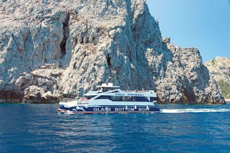 alcudia-boat-trip-to-coll-baix