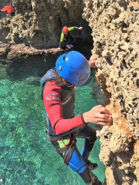 alcudia-coasteering-cliff-jumping