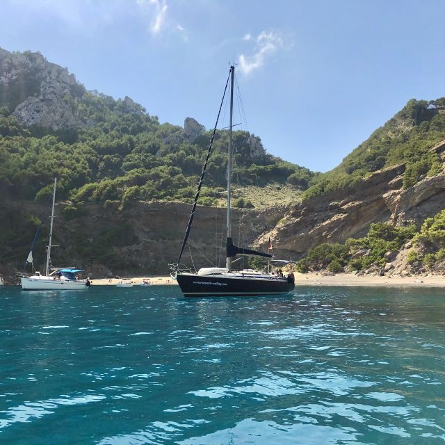 alcudia-romantic-sailing-trip-with-diner-for-2