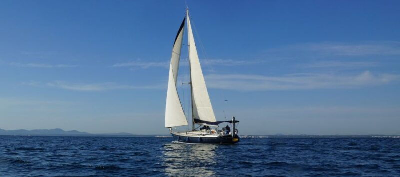 alcudia-sailing-yacht-excursion-with-wine-tapas