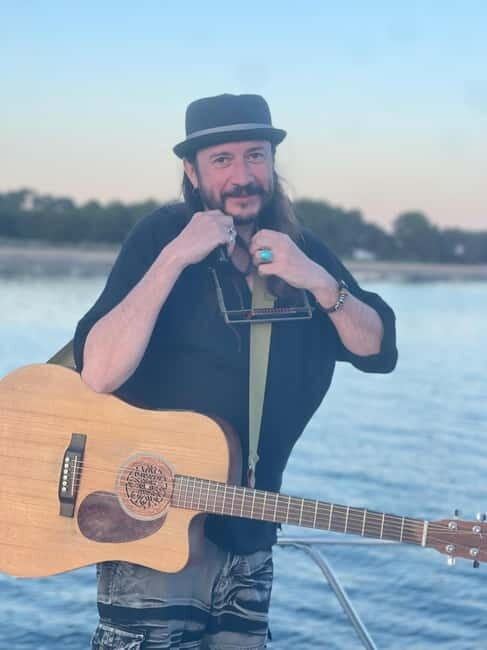 Alcudia Sunset Boat Trip : Music & Drinks with MIKE ROGERS - FAQ