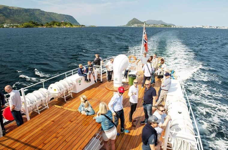 alesund-geiranger-sightseeing-tour-one-way