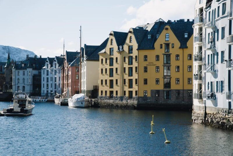 alesund-on-foot-art-nouveau-and-maritime-charm