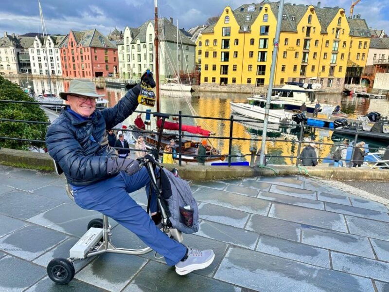 alesund-private-sightseeing-tour-on-foot-and-by-car