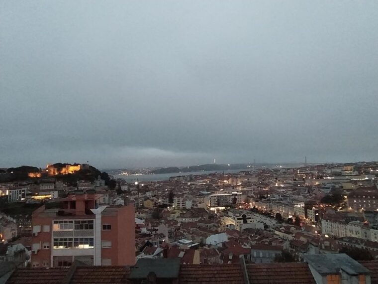 alfama-tour-lisbon-old-town-sightseeing-with-tuk-tuk