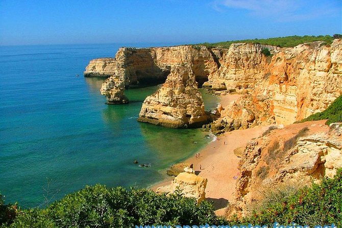 algarve-coast-chapel-of-bones-private-van-tour