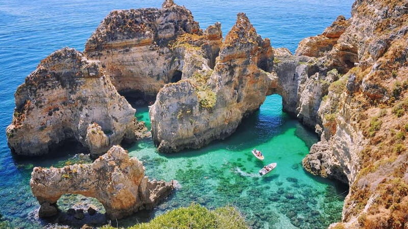 Algarve: Experience the Best of the West in German - An In-Depth Look at the Algarve: Experience the Best of the West