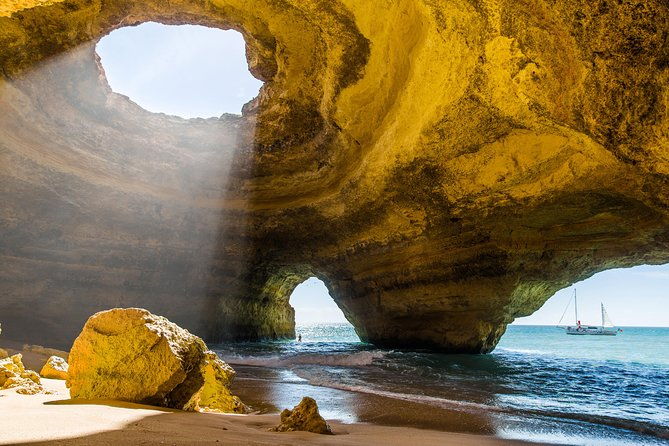 algarve-from-the-sea-portimao-includes-boat-trip-to-benagil-caves-and-lagos