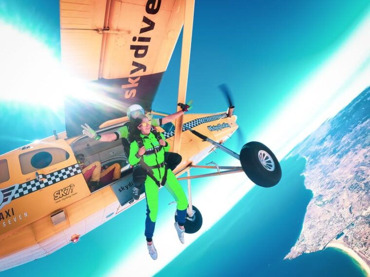 algarve-tandem-skydiving-adventure-15000-to-10000-feet