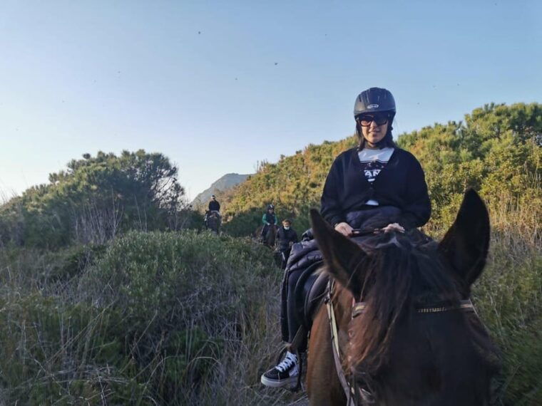 alghero-horseback-riding-for-experts-in-lake-baratz