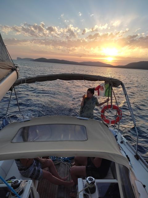 alghero-sunset-sailing-aperitif-experience