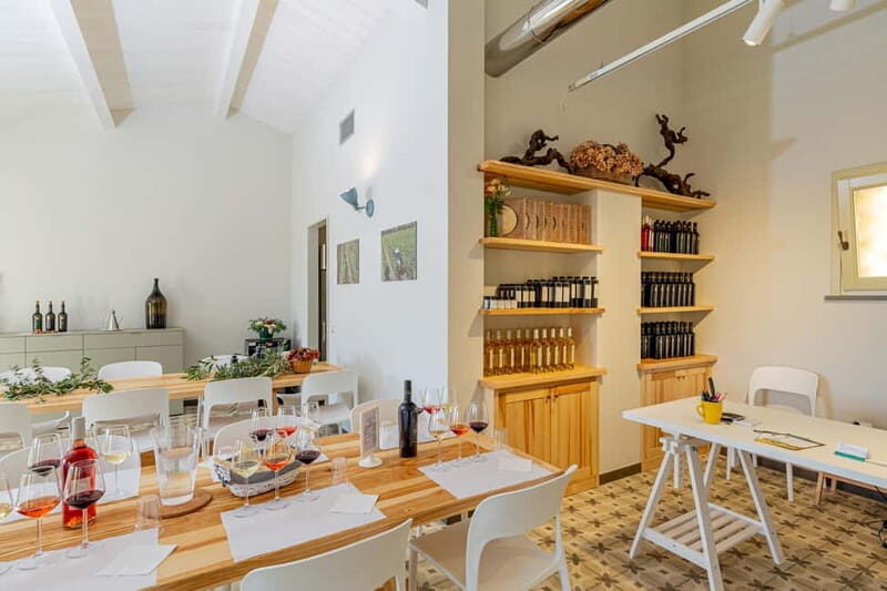 Alghero: Sunset Wine and Olive Oil Tour in Boutique Winery - The Setting: Wine Resort Ledà dIttiri