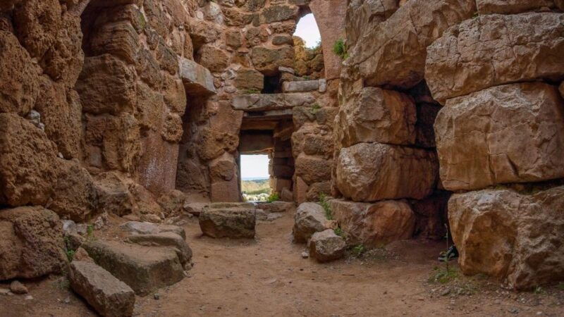 alghero-visit-to-the-nuraghe-palmavera-and-porto-conte-park