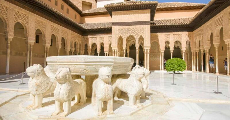 alhambra-and-albaicin-full-day-private-tour-from-seville