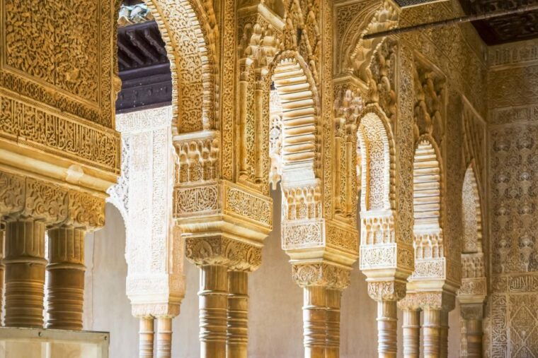 alhambra-and-albaicin-full-day-private-tour-from-seville