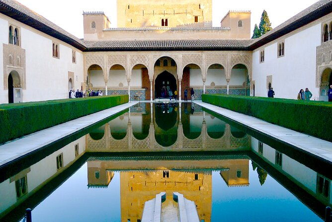 alhambra-and-nasrid-palaces-skip-the-line-ticket-and-local-guide