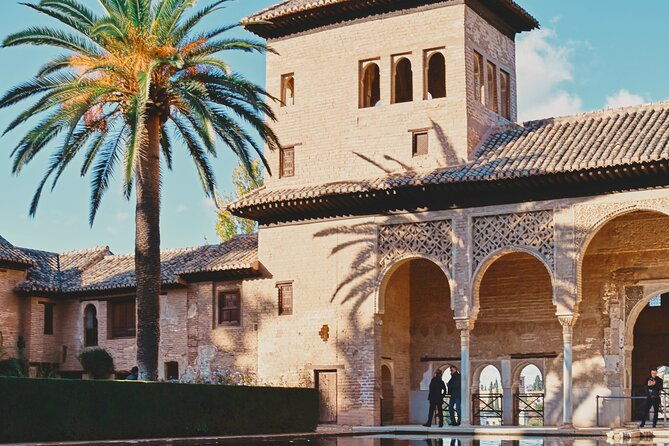 alhambra-and-nasrid-palaces-skip-the-line-ticket-and-local-guide