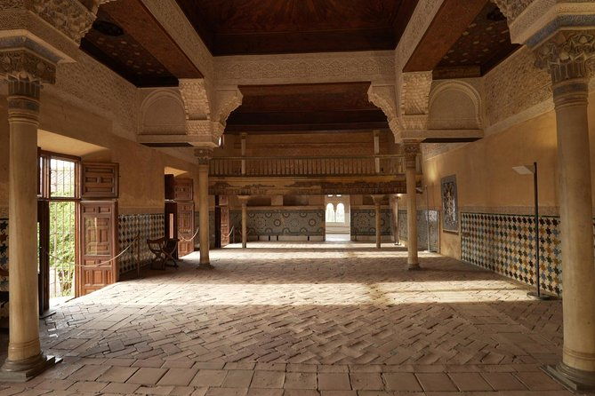 alhambra-and-nasrid-palaces-ticket-with-audioguide-2