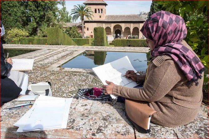 Alhambra &Charles Palace Guided Tour with Optional Nasrid Palaces - The Value for Money