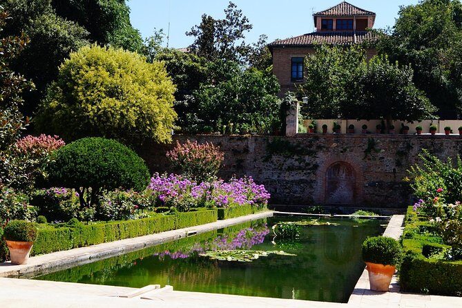 Alhambra Complete: Ticket Skip-the-Line Nasrid Palace and Generalife with Guide - Frequently Asked Questions