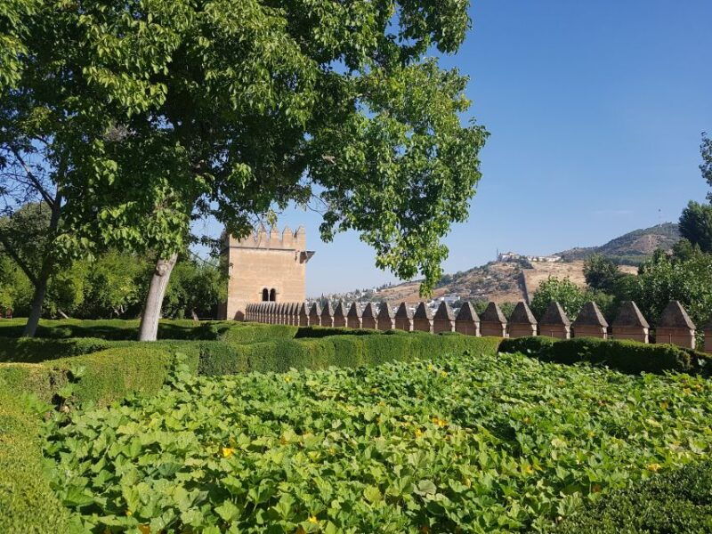 alhambra-generalife-gardens-alcazaba-fast-track-tour