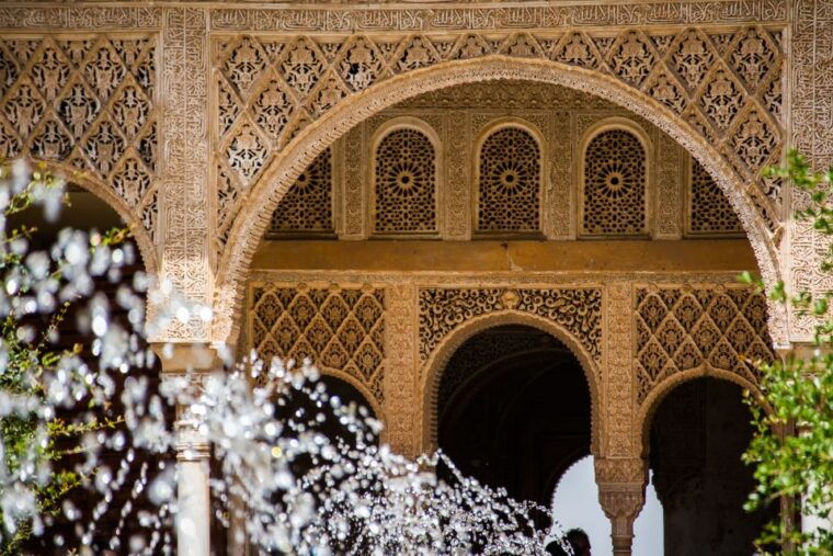 alhambra-generalife-gardens-alcazaba-fast-track-tour