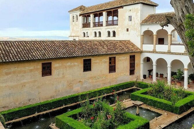 alhambra-generalife-nasrid-palace-self-audio-guide-tour