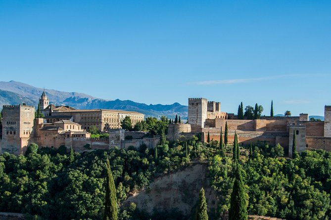 alhambra-guided-tour-albaicin-tour-from-seville
