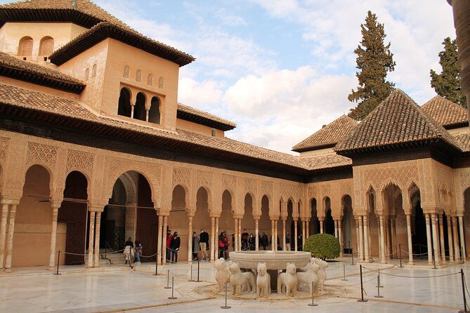 alhambra-guided-tour-nasrid-palaces-and-generalife