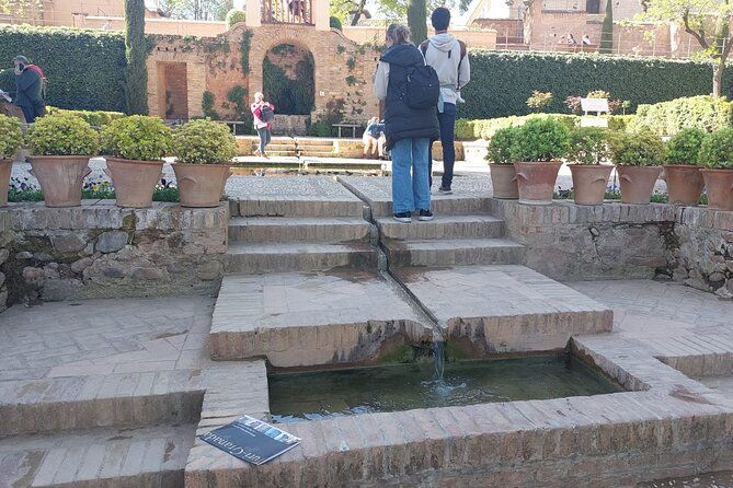 alhambra-guided-tour-nasrid-palaces-and-generalife