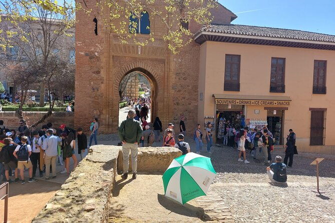 alhambra-guided-tour-nasrid-palaces-and-generalife