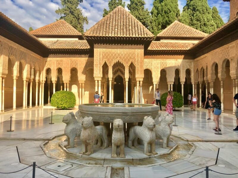 alhambra-guided-tour-with-fast-track-entry-2