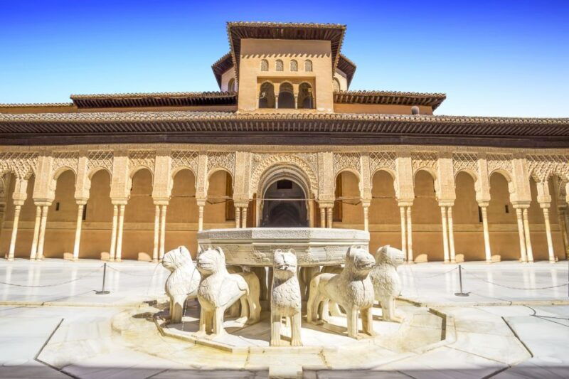 alhambra-guided-tour-with-fast-track-entry
