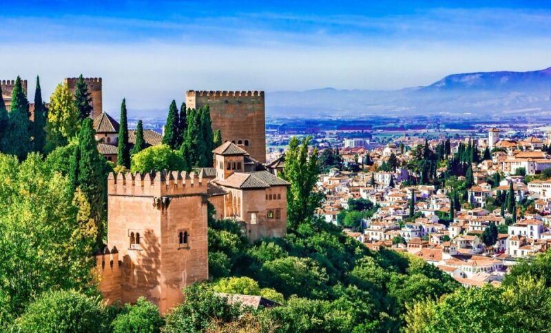 alhambra-guided-tour-with-fast-track-entry