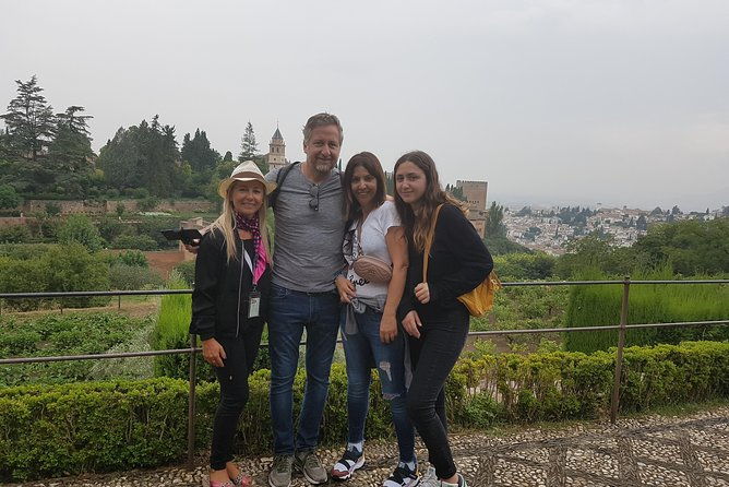 alhambra-highlights-private-tour-with-nazaries-palaces