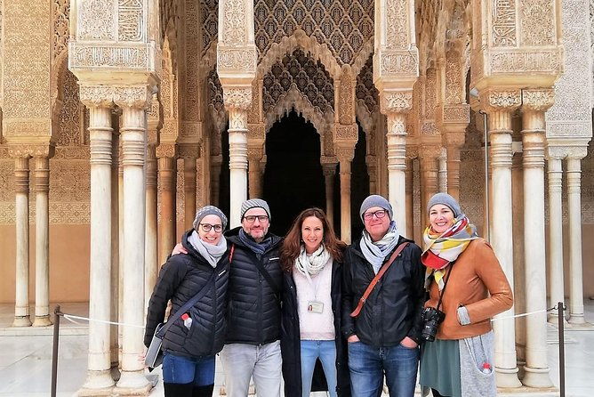 alhambra-highlights-private-tour-with-nazaries-palaces