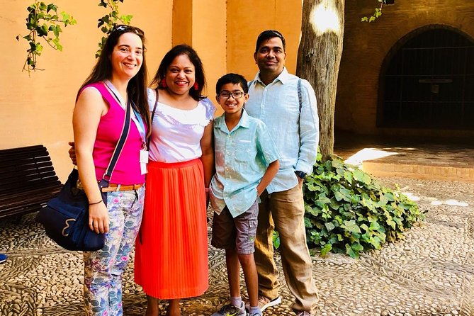 alhambra-highlights-private-tour-with-nazaries-palaces