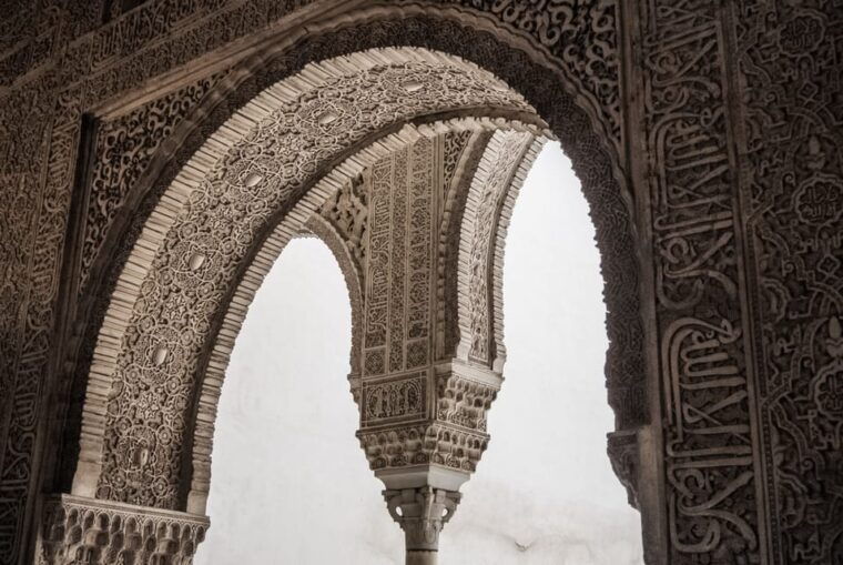 alhambra-nasrid-palace-private-tour-with-tickets