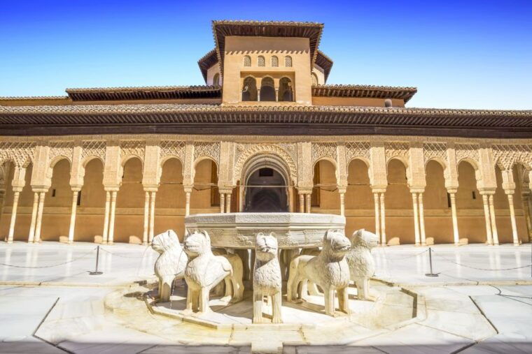 alhambra-nasrid-palaces-and-albaicin-tour